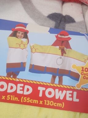 Disney Toy Story Jessie Hooded Towel